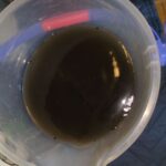 富士通ゼネラル製ノクリアAS-S28Aの高圧分解洗浄後のカビで黒くなった汚水