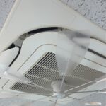 ダイキン製業務用エアコンの分解洗浄後で新品のような輝きの様子