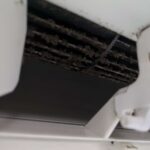 川崎市中原区でパナソニック製エアコンの分解洗浄を行う前の送風口の様子