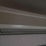 横浜市中区でノーリツ2001年製エアコンの分解洗浄を行った