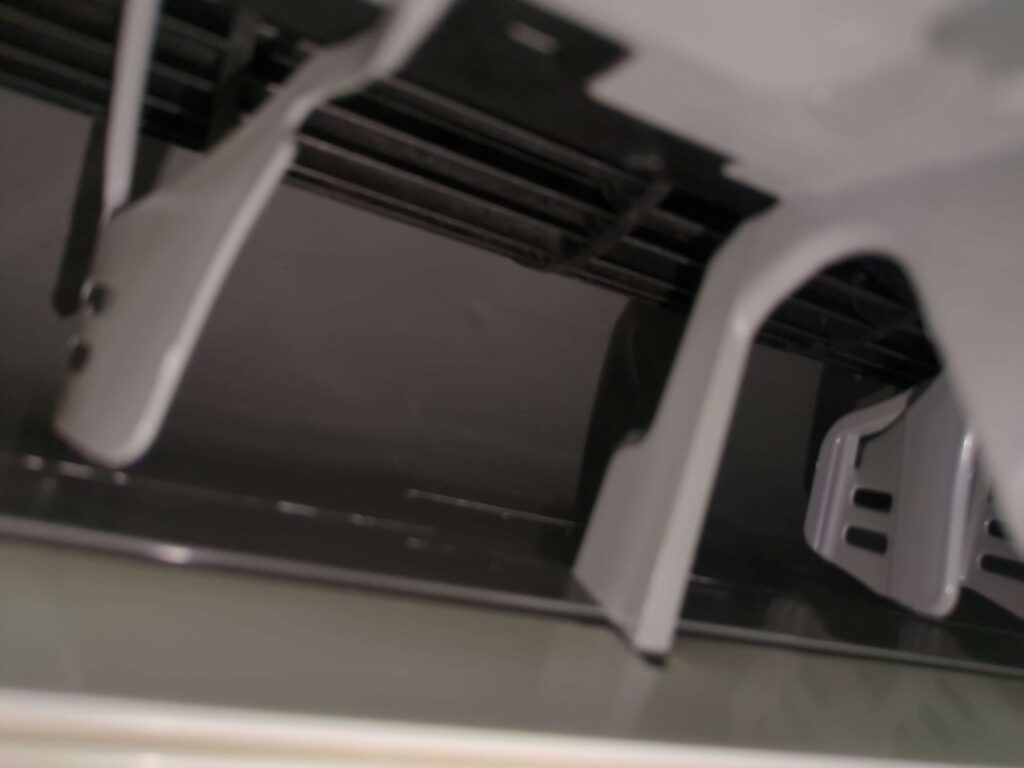 横浜市緑区でダイキン製エアコンクリーニング後のワントーン綺麗になった吹き出し口