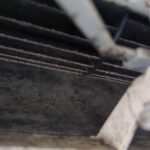 横浜市中区でパナソニック製エアコンの分解洗浄前の黒カビで汚れた送風口